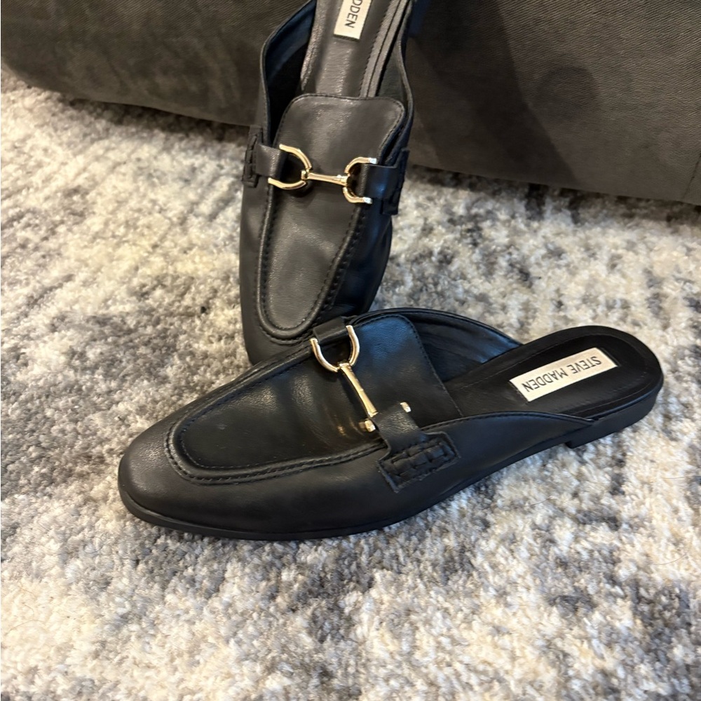 Steve Madden Black Leather Flats with Gold Horsebit